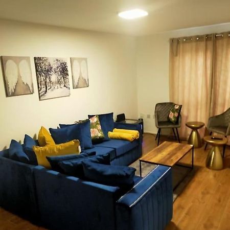 Impeccable 2-Bed House Apartman London Kültér fotó