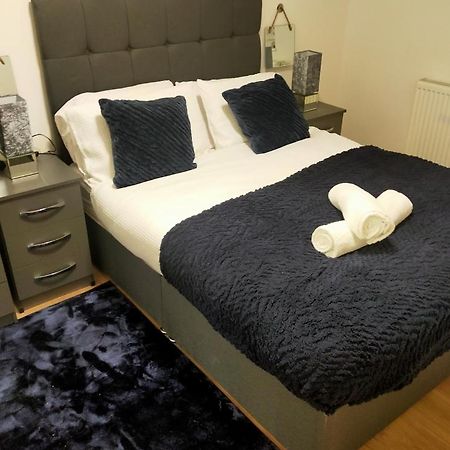 Impeccable 2-Bed House Apartman London Kültér fotó
