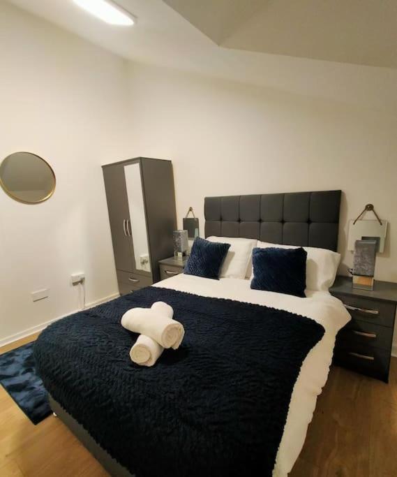 Impeccable 2-Bed House Apartman London Kültér fotó