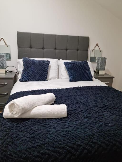 Impeccable 2-Bed House Apartman London Kültér fotó